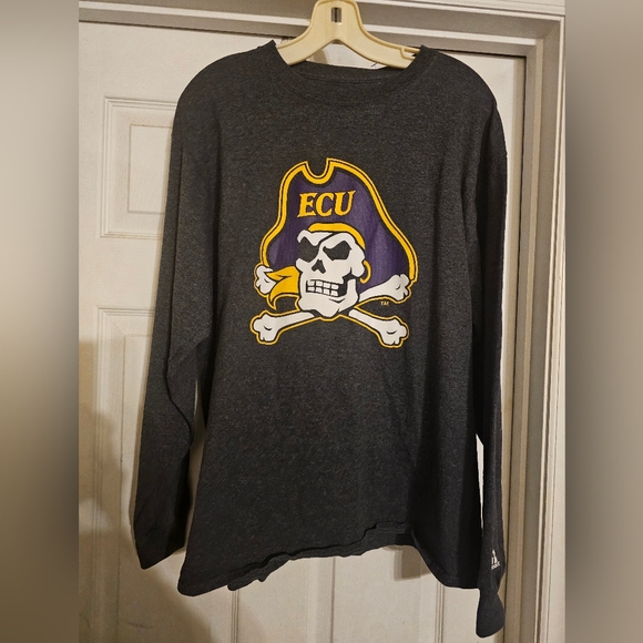 East Carolina Pirates Long-sleeve T-shirt. Size:L. - Picture 2 of 6